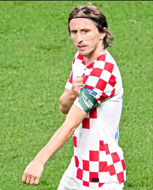 斯凯利晒穿齐达内、博格巴尤文球衣照，尤文球迷留言“快来”